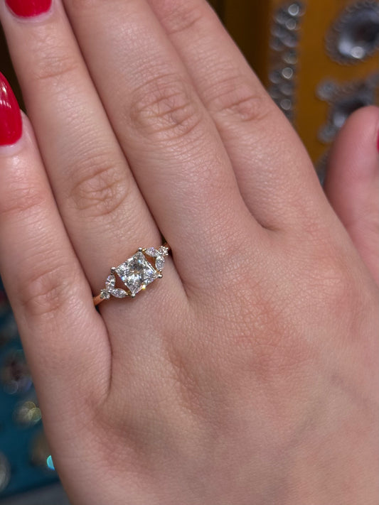 Elegant Cultured Diamond Ring LR35