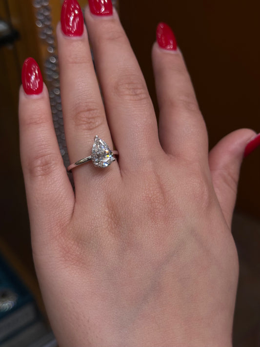 Elegant Cultured Diamond Ring LR22
