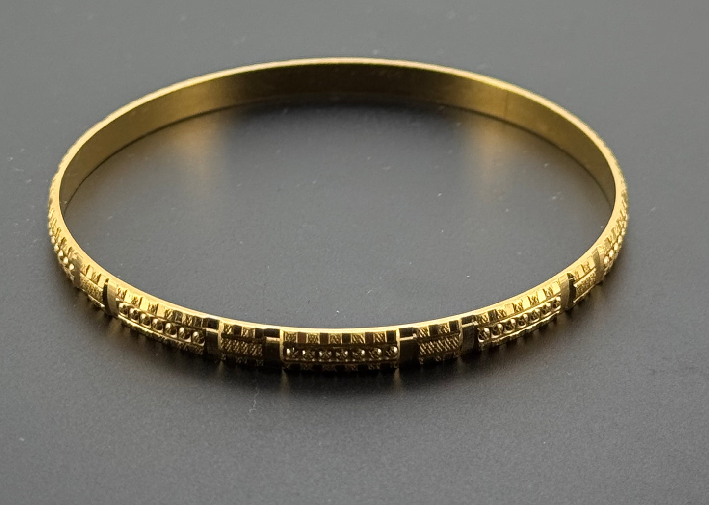 22k Solid Gold Equisite Bangles BG141
