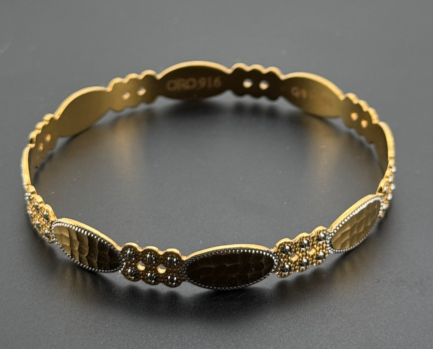22k Solid Gold Equisite Two Tone Bangles BG142