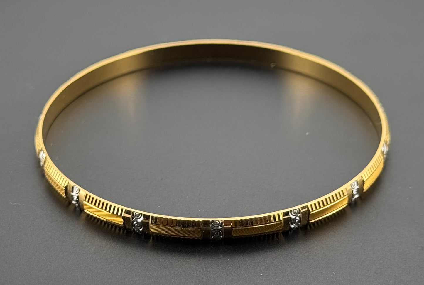 22k Solid Gold Equisite Two Tone Bangles BG170