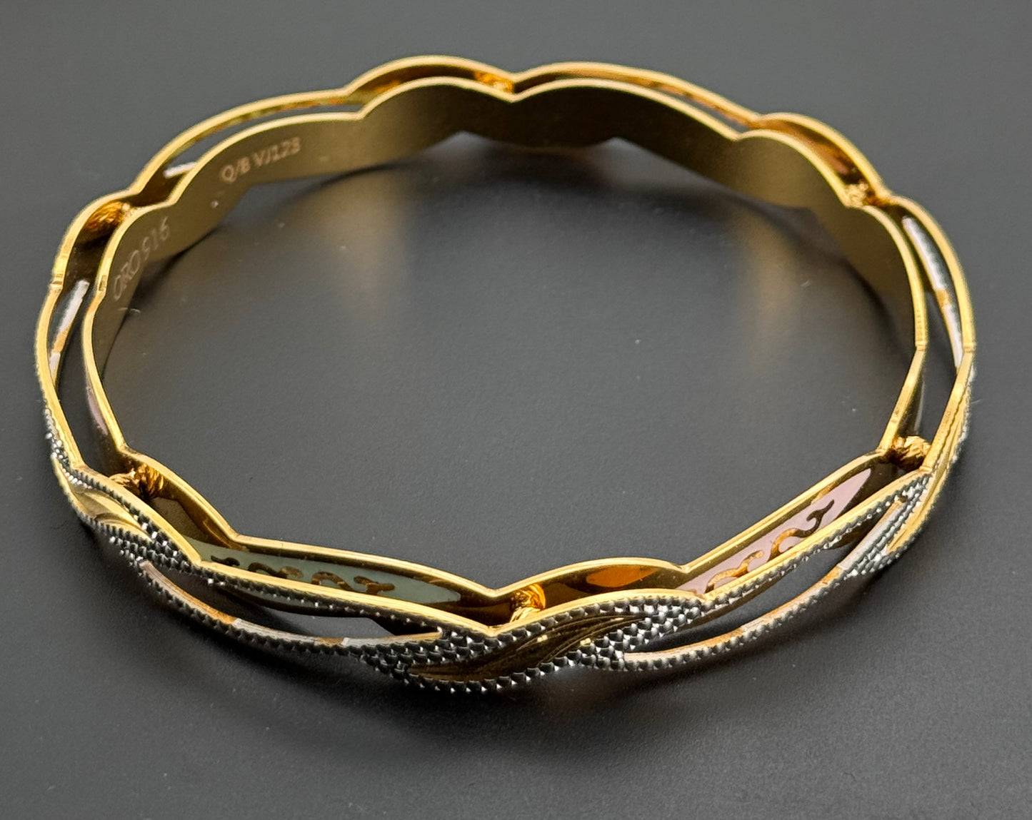 22k Solid Gold Equisite Two Tone Bangles BG193