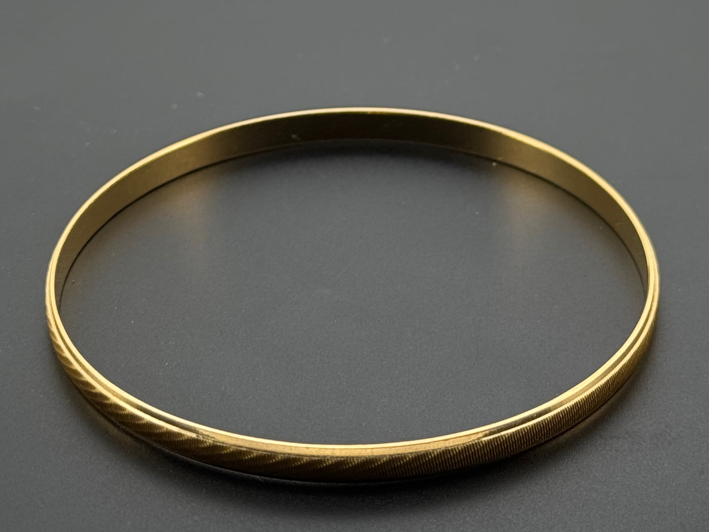 22k Solid Gold Equisite Bangles BG203