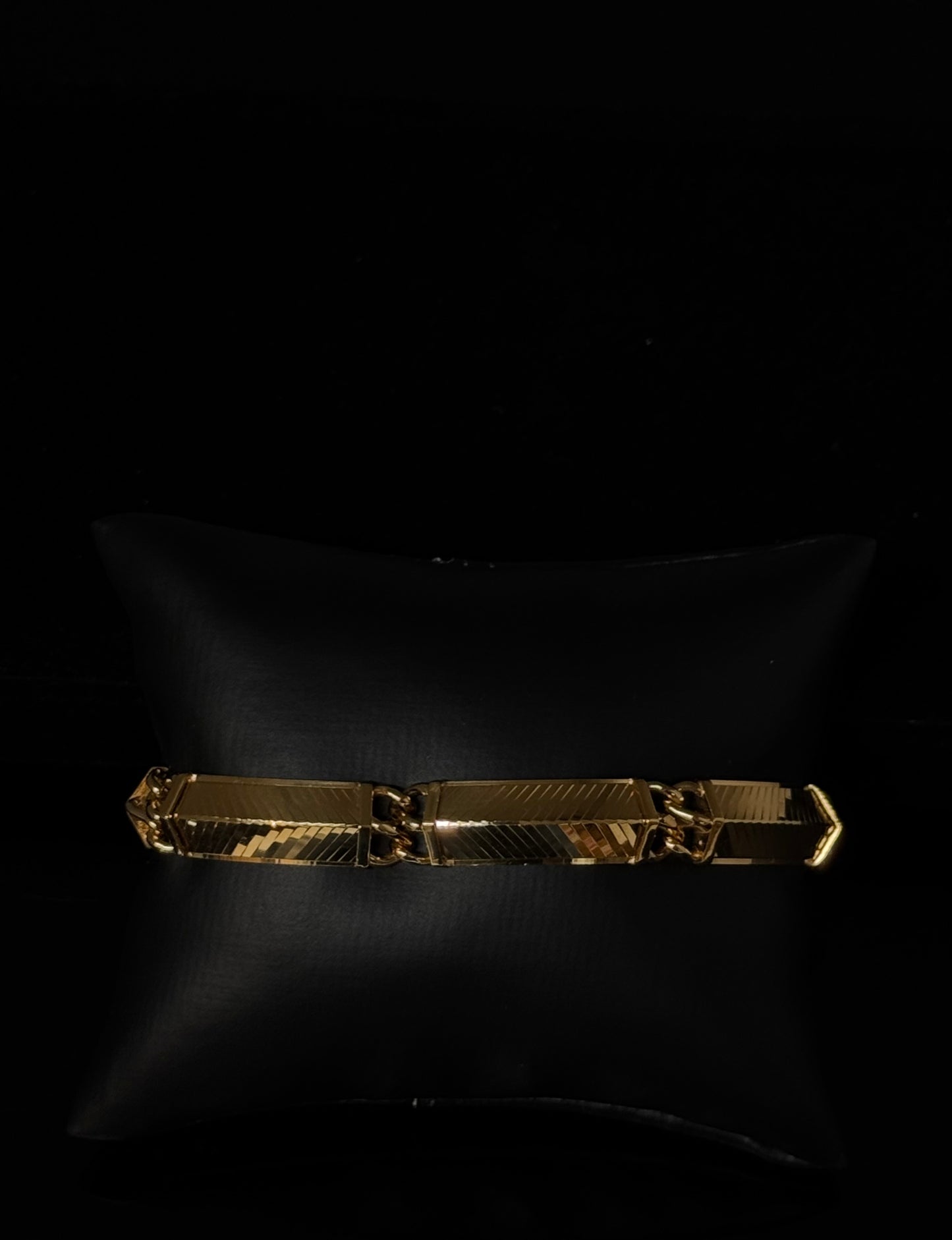 22K Elegant Men Bracelet MMB37