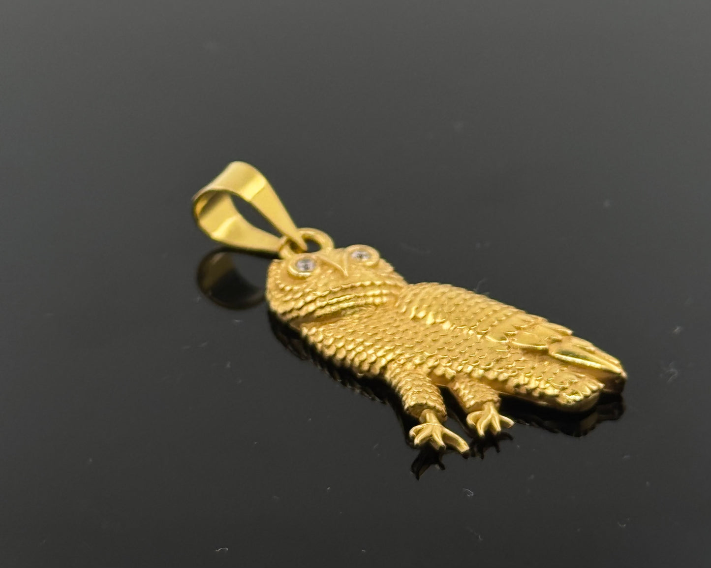 22K Solid Gold Fancy Pendants P104