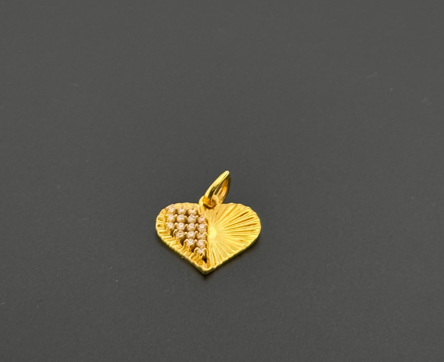 22K Solid Gold Fancy Pendants P817