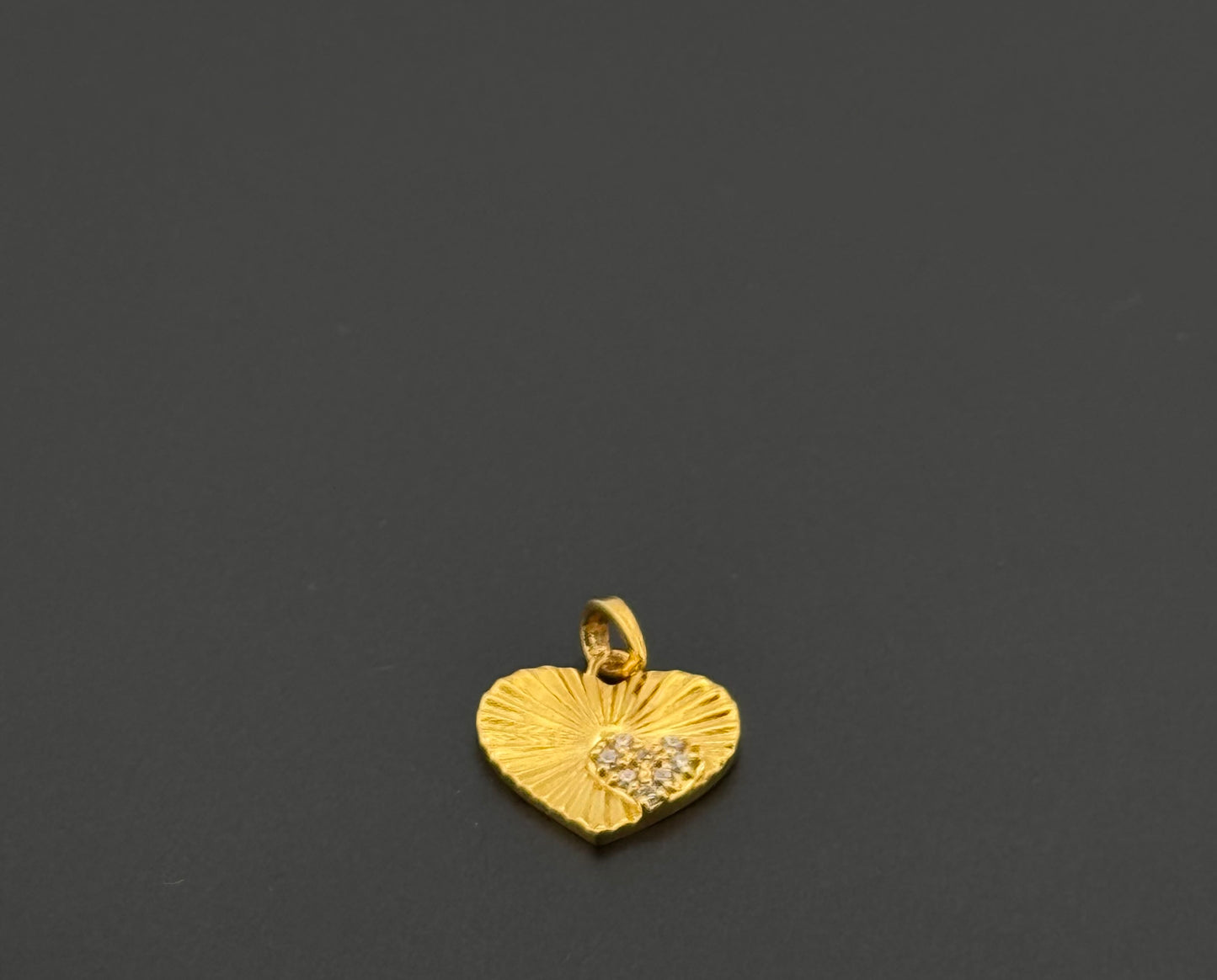 22K Solid Gold Fancy Pendants P820