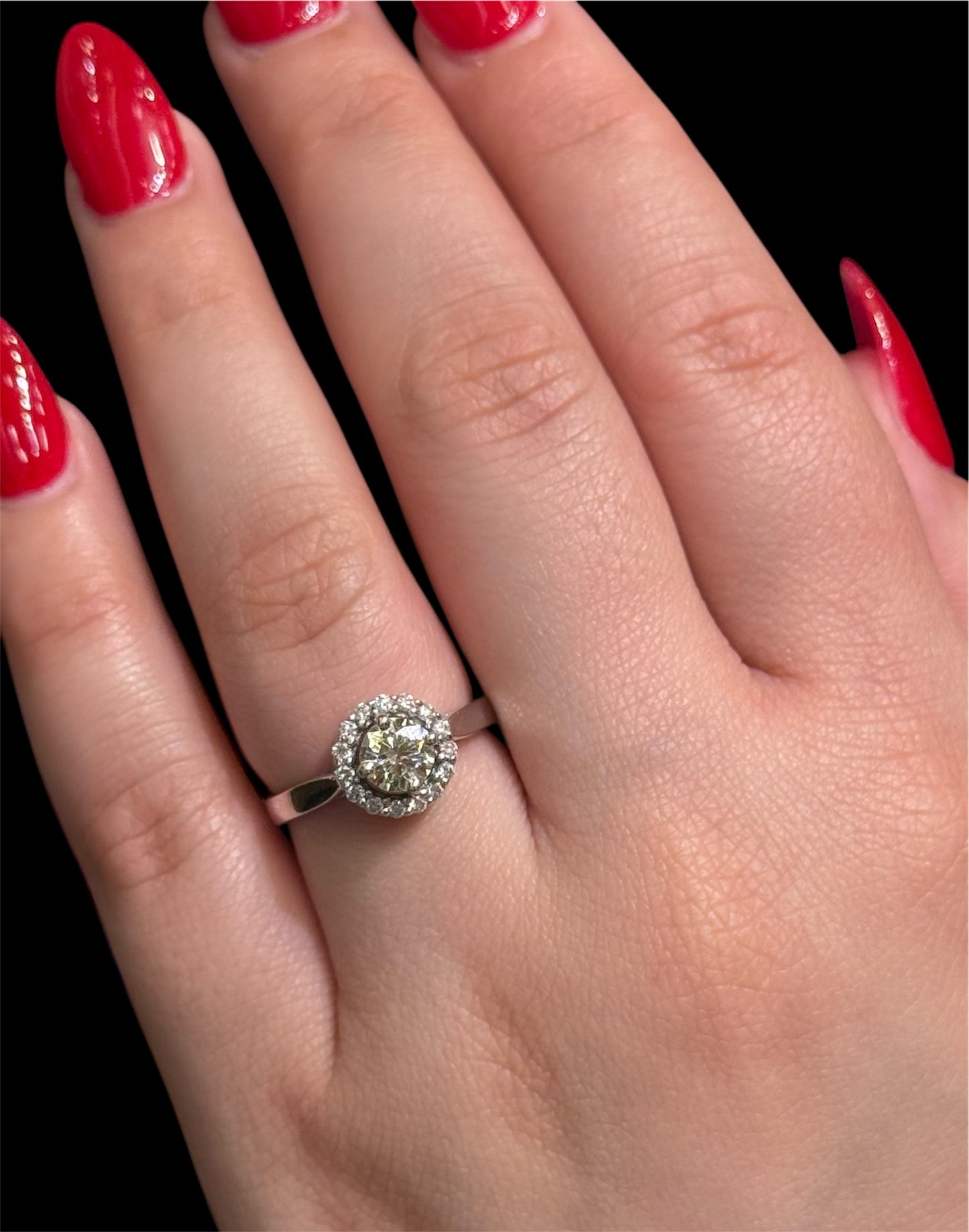 Natural Round Cut Diamond Ring DR430