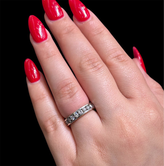 Natural Diamond Channel Band DR425