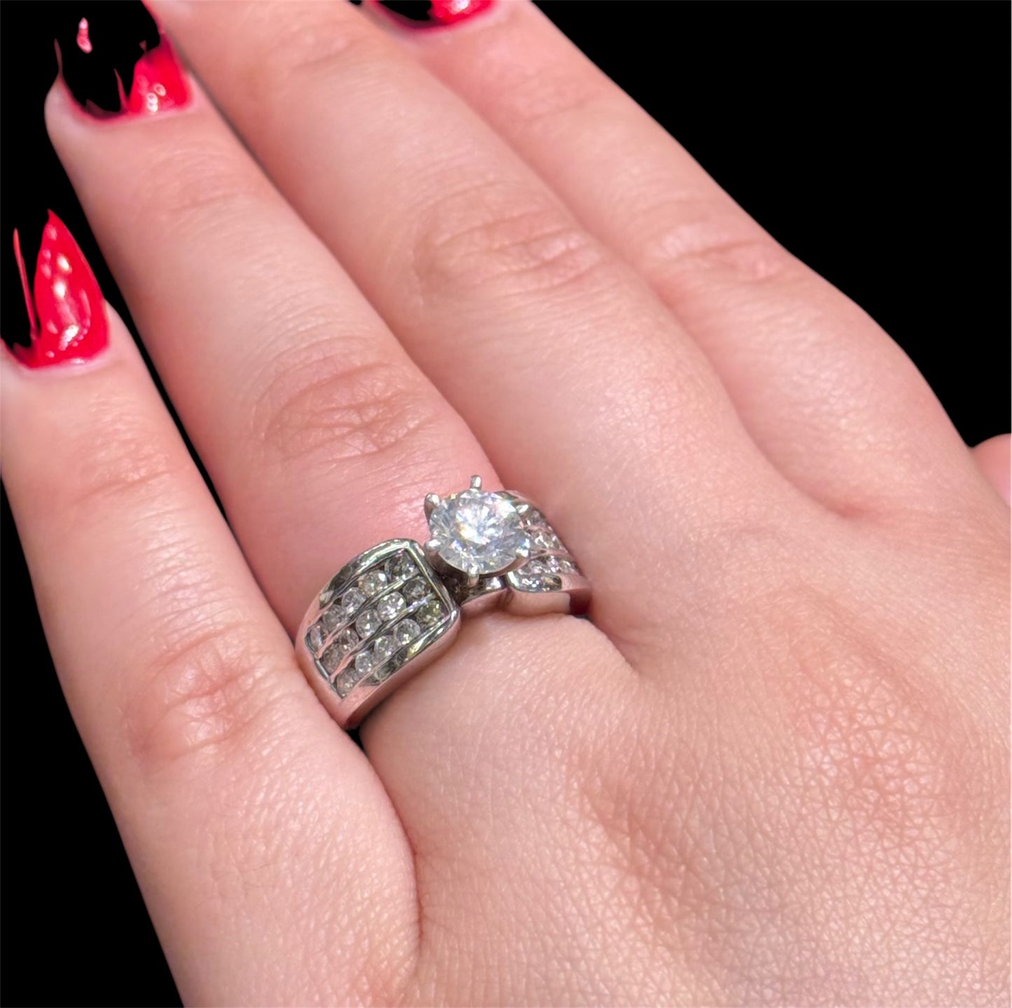 Natural Diamond Round Cut Ring DR414
