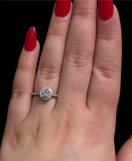 Natural Round Cut Diamond Ring DR428