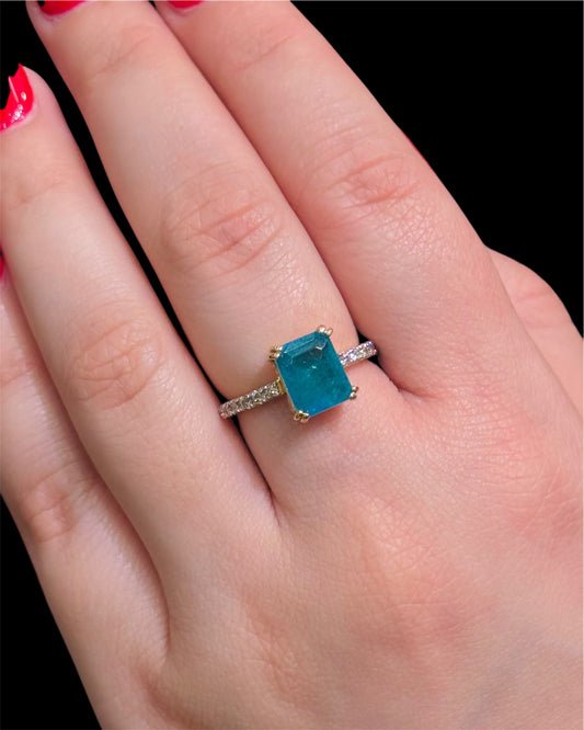 Natural Diamond Ring with Emerald DR411