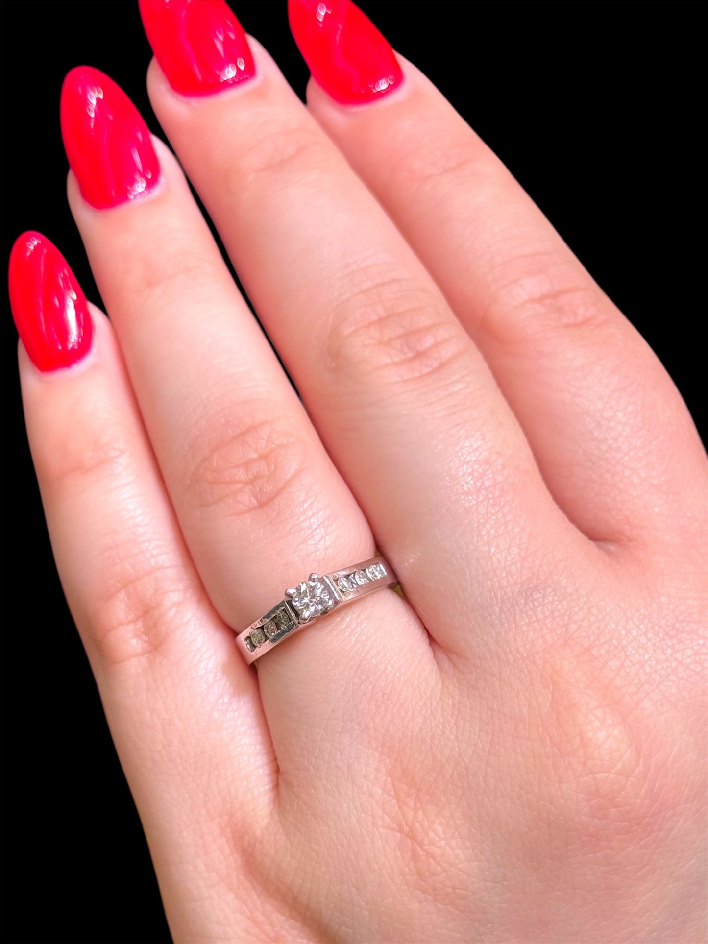 Natural Round Cut  Diamond Ring DR76