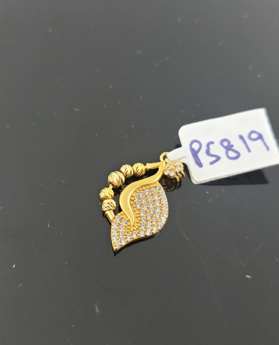 21K Solid Gold Designer Pendant P5819 - Royal Dubai Jewellers