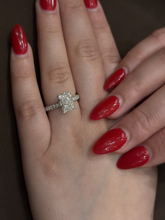 Elegant Cultured Diamond Ring LR40