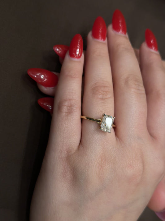 Elegant Cultured Diamond Ring LR54