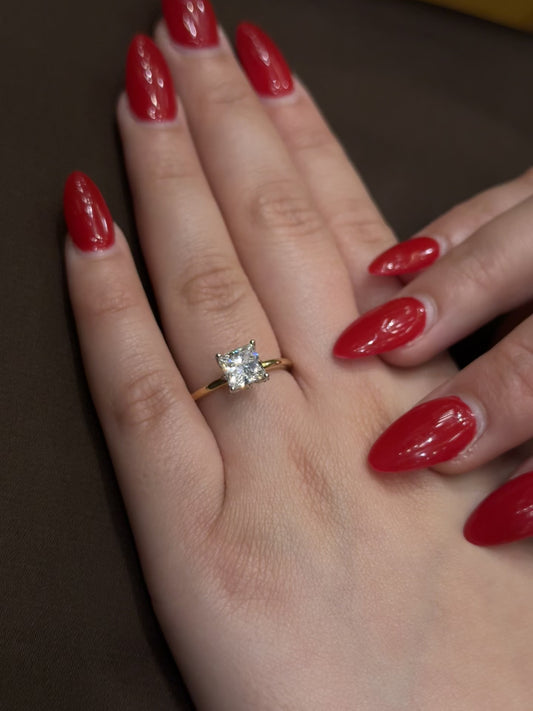 Elegant Cultured Diamond Ring LR46