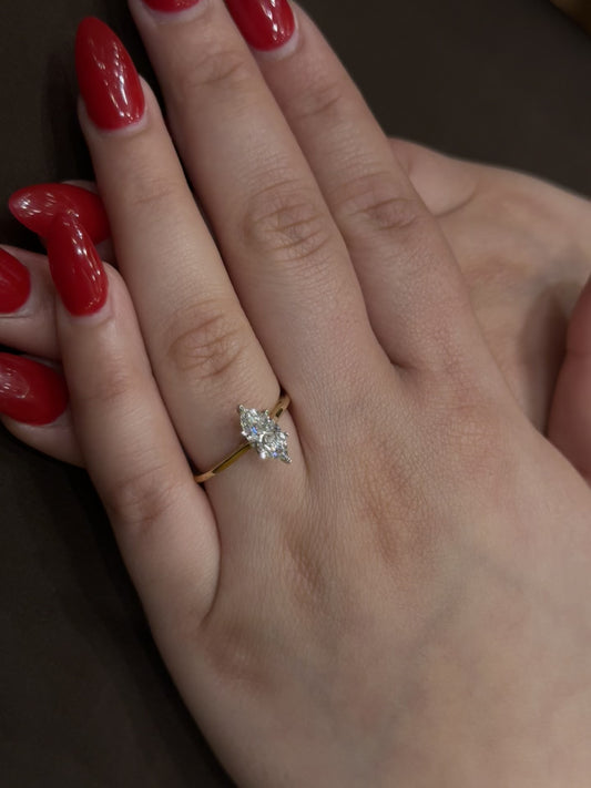 Elegant Cultured Diamond Ring LR56