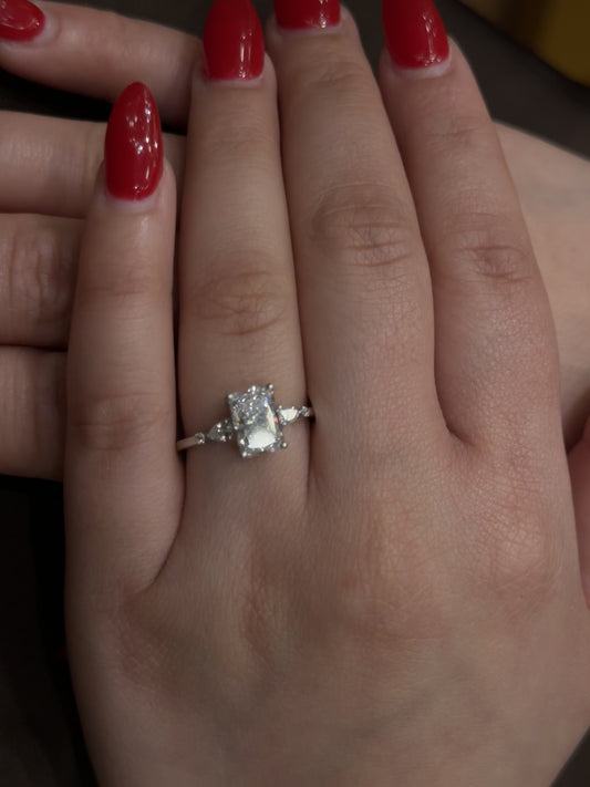 Elegant Cultured Diamond Ring LR51