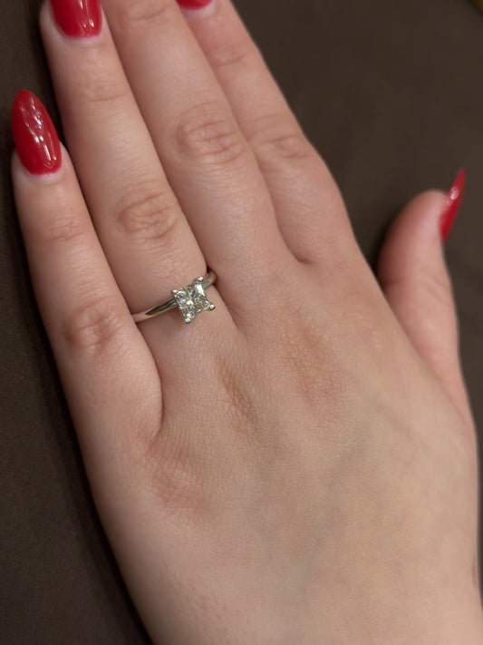 Elegant Cultured Diamond Ring DR16