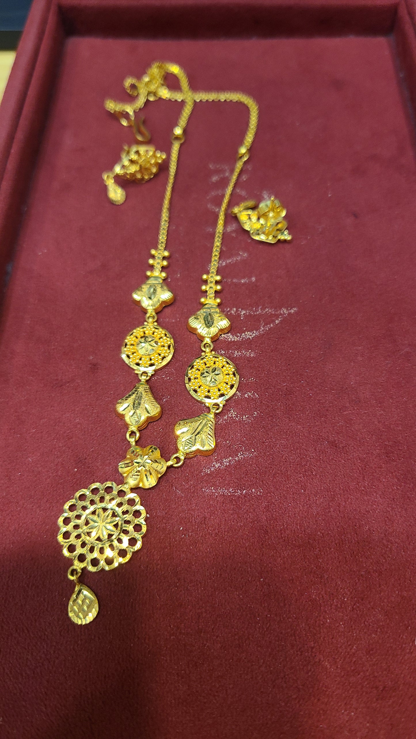 22k gold necklace p100