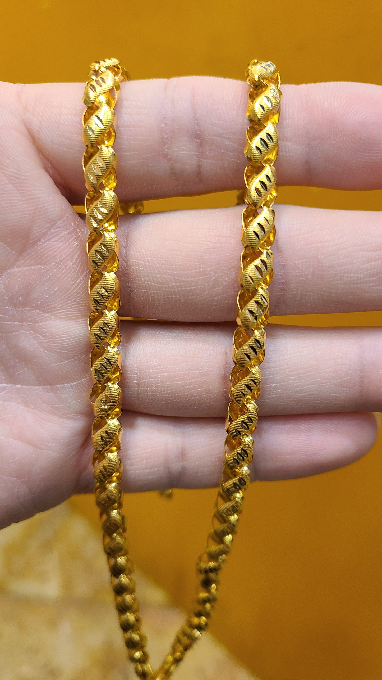 22k gold chain c81