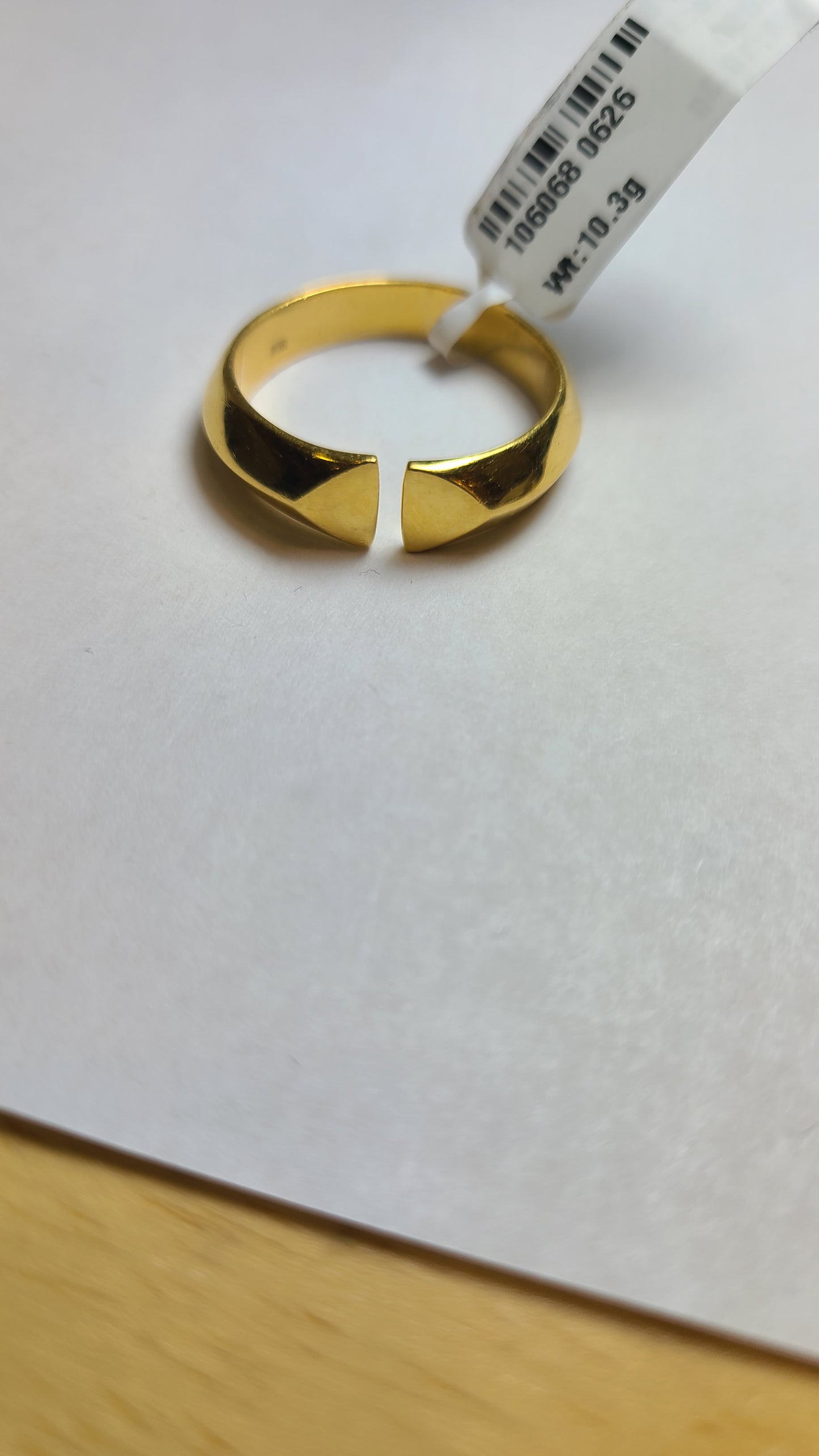 22k gold ring dh100