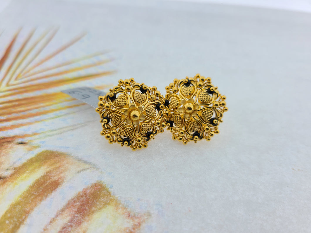 22K Solid Gold Floral Studs With Onyx Beads E22752 - Royal Dubai Jewellers