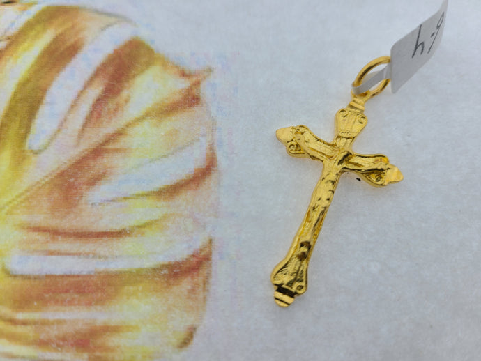 14kt Gold Crucifix Cross Necklace | The Essential Jewels