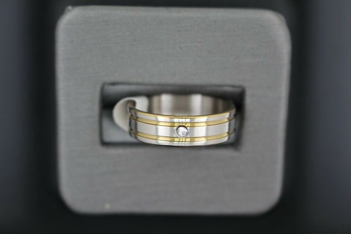 18k Solid Gold Elegant Ladies Modern Zirconia Shiny Finish Band Ring R9169m - Royal Dubai Jewellers