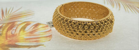 22k Solid Gold Elegant Extra Wide Antique Bangle b8411 - Royal Dubai Jewellers
