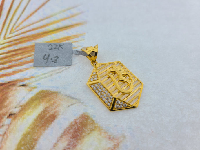 22K Solid Gold OM Pendant P5517 - Royal Dubai Jewellers