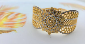 22k Solid Gold Ladies Elegant Floral Two Tone Bangle br5982 - Royal Dubai Jewellers