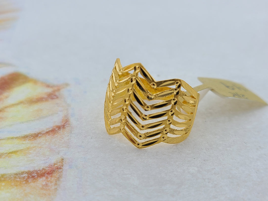21K Solid Gold Designer Ring With Wavy Pattern R8753 - Royal Dubai Jewellers