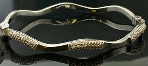 18k Bangle Solid Gold Simple Ladies Designers Pattern Design B1098 - Royal Dubai Jewellers