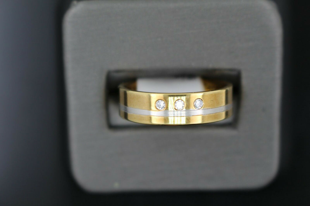 18k Solid Gold Elegant Ladies Modern Zirconia Shiny Finish Band Ring R9277m - Royal Dubai Jewellers