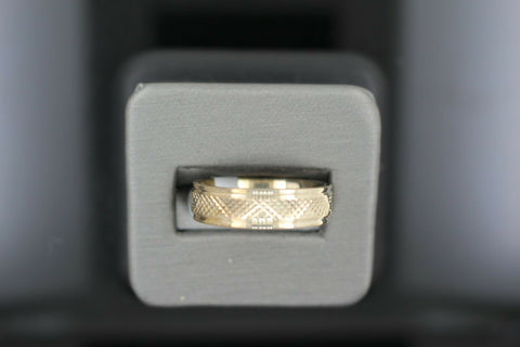 18k Solid Gold Elegant Ladies Modern Machine Finish Band Ring R9100m - Royal Dubai Jewellers