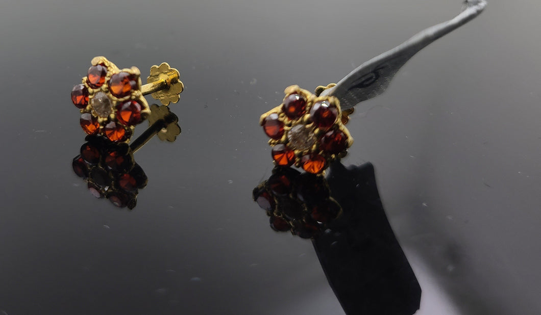 22K Solid Gold Studs With Stones E9965 - Royal Dubai Jewellers