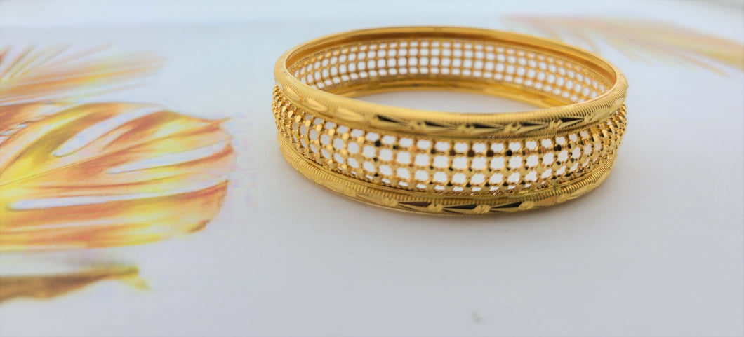 22k Solid Gold Elegant Ladies Mess Bangle br5988 - Royal Dubai Jewellers