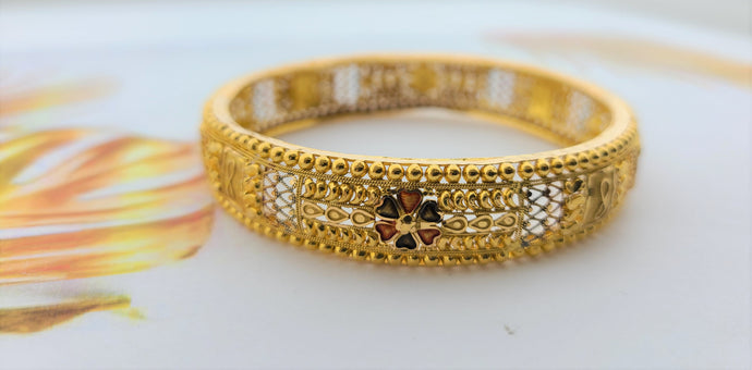 22k Solid Gold Elegant Ladies Traditional Floral Bangle b8018 - Royal Dubai Jewellers