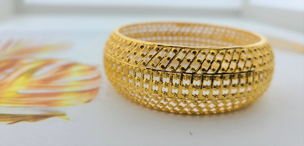 22k Solid Gold Ladies Filigree Wide Bangle br6000 - Royal Dubai Jewellers