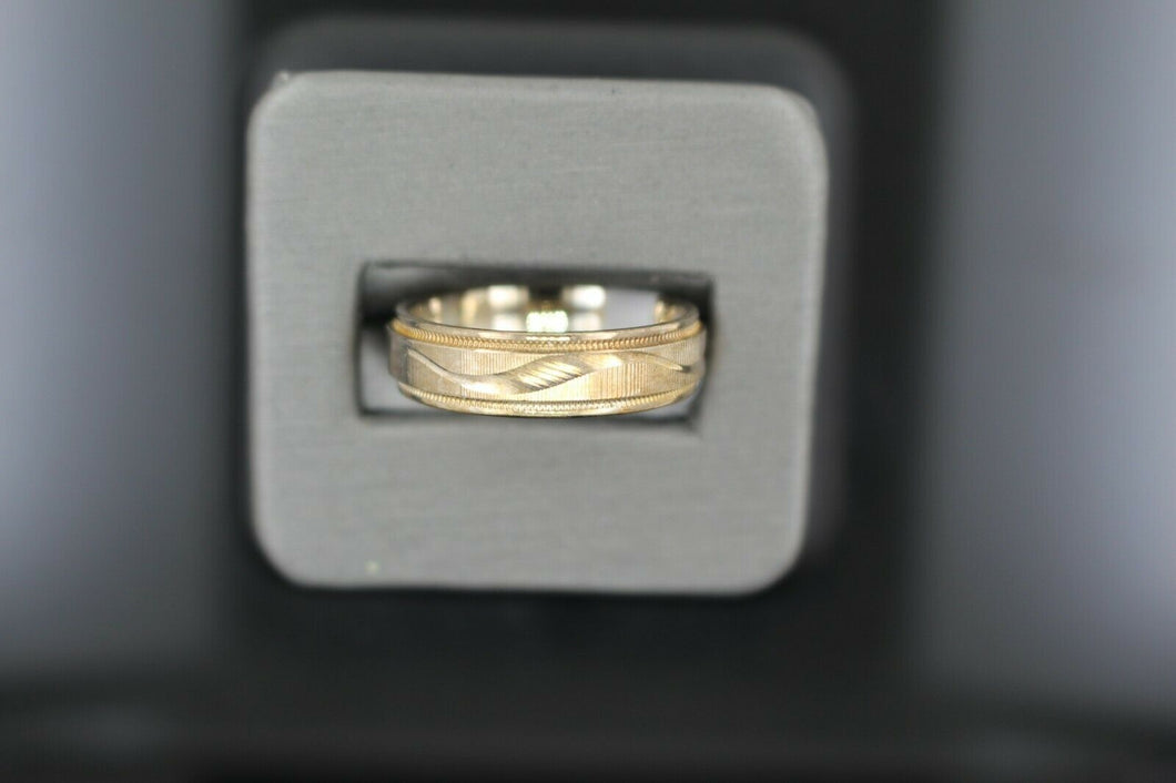 18k Solid Gold Elegant Ladies Modern Machine Finish Band Ring R9077m - Royal Dubai Jewellers