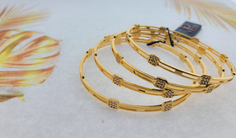 22k Solid Gold Elegant Posh Bangle fdbg018 - Royal Dubai Jewellers