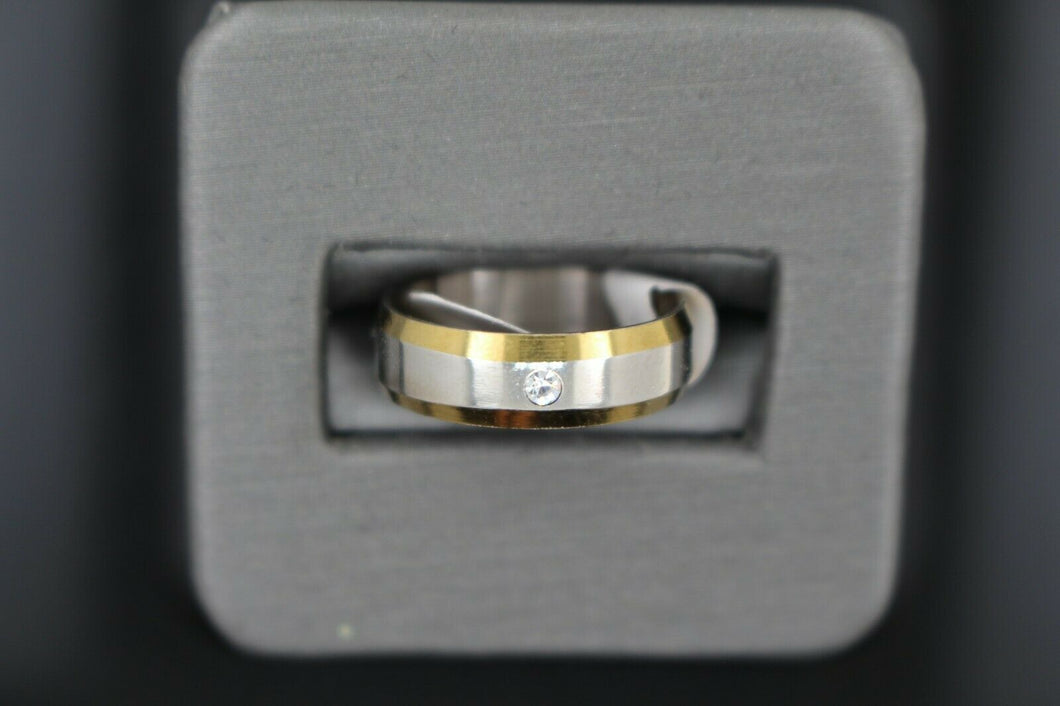 18k Solid Gold Elegant Ladies Modern Shiny Finish with Zirconia Band Ring R9028m - Royal Dubai Jewellers