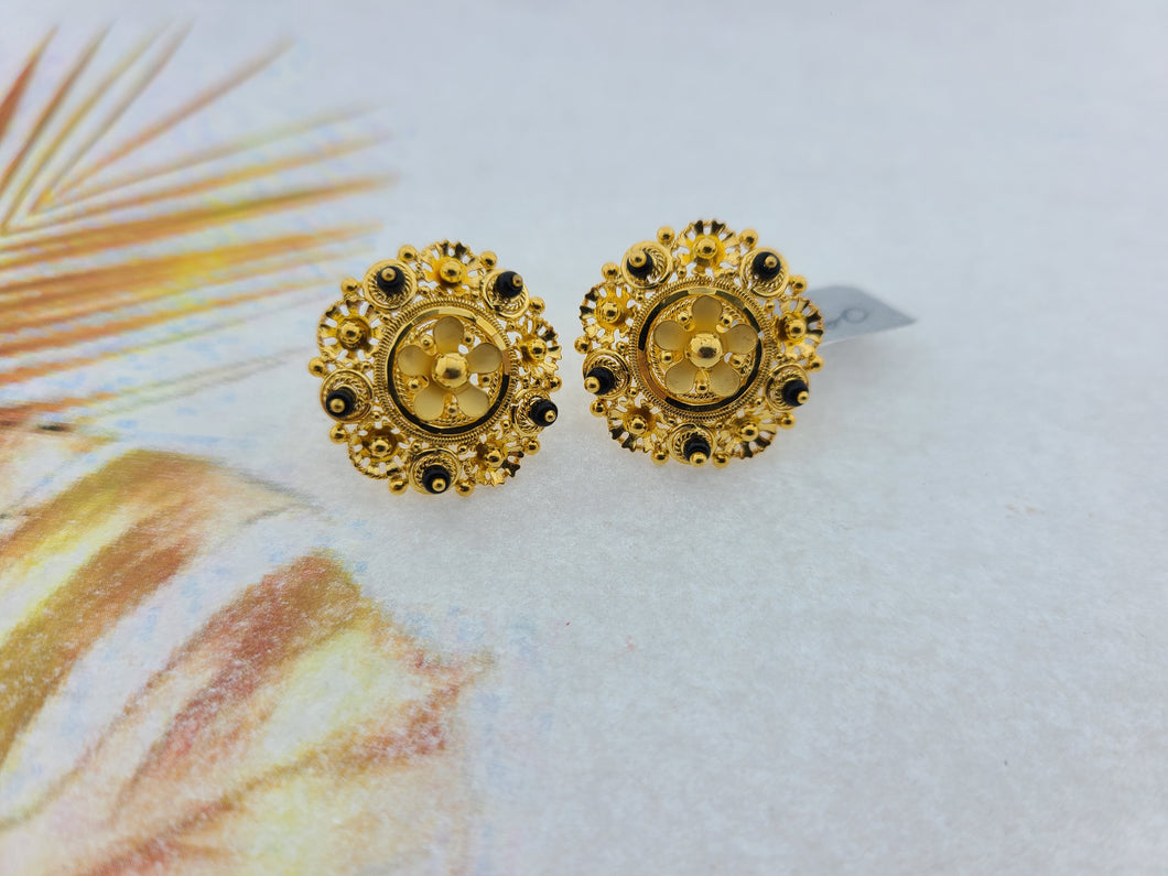 22K Solid Gold Floral Studs With Onyx Beads E22760 - Royal Dubai Jewellers