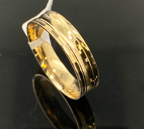 18k Solid Gold Ring Band Plain Diamond Cutting and High Polish Design R2546z - Royal Dubai Jewellers