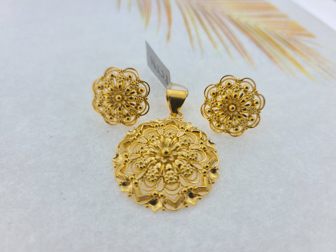 22K Solid Gold Floral Pendant Set P5596 - Royal Dubai Jewellers